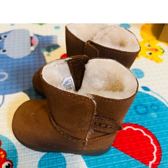 Slightly used kids Uggs - Picture 2 of 3